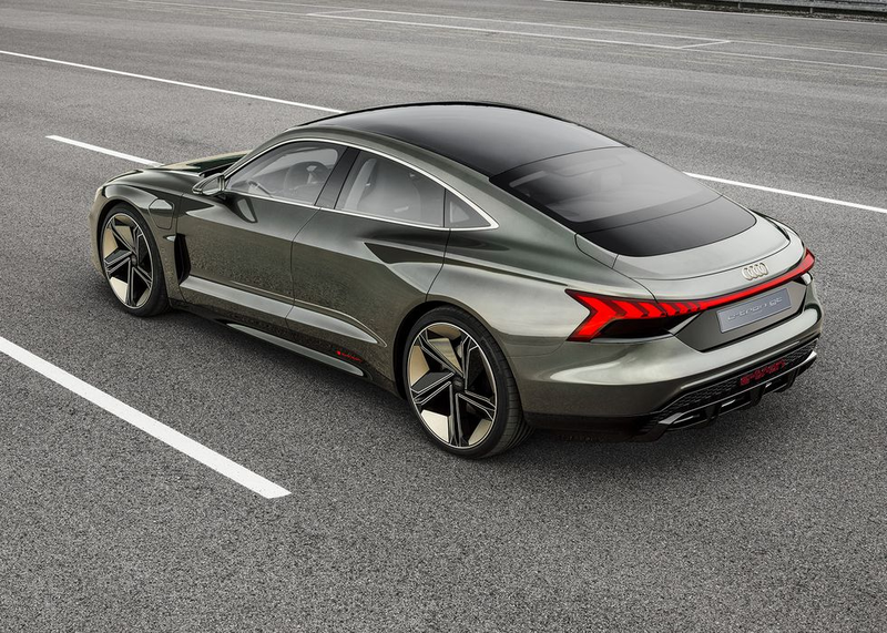 Illustration for article titled The 2020 Audi E-Tron GT Concept Is an Incredibly Handsome 590 HP Electric